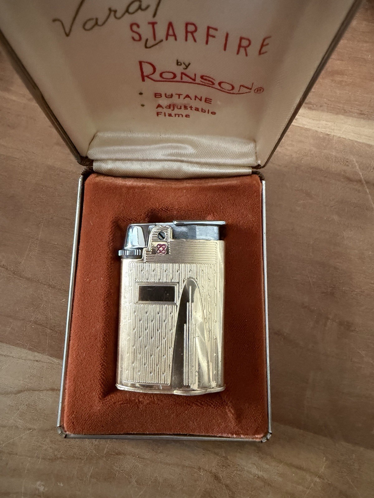 Vintage Ronson Varaflame Starfire Butane Lighter Gold In Case Vintage Ronson Varaflame Starfire Butane Lighter Gold In Case