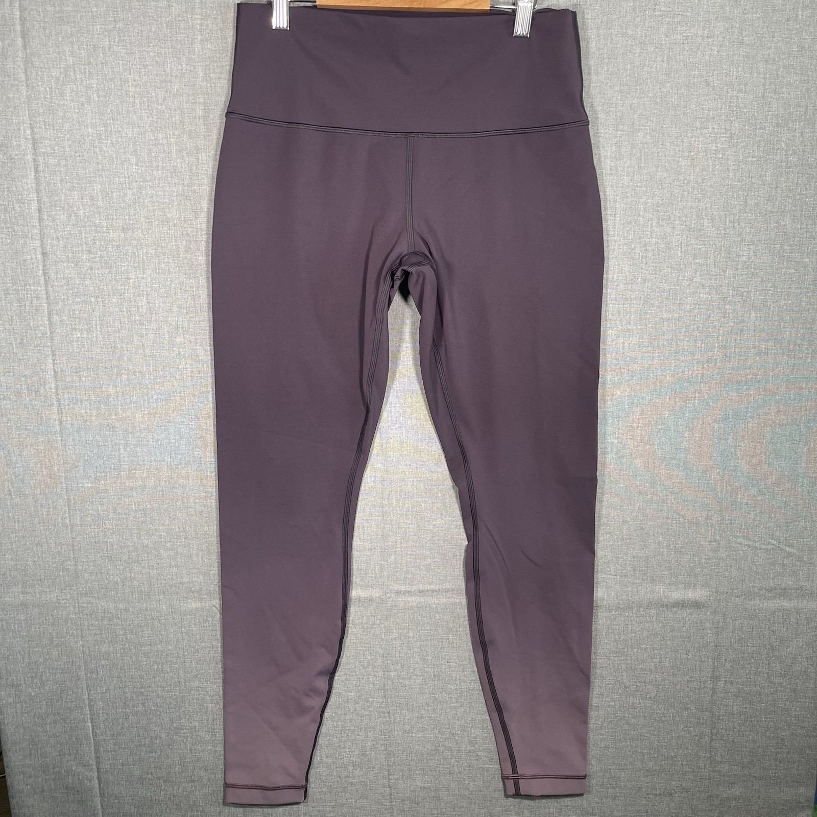Lululemon Athletica Yoga Tight Womens Size 10 Ombre Purple High Rise Gradient Lululemon Athletica Yoga Tight Womens Size 10 Ombre Purple High Rise Gradient