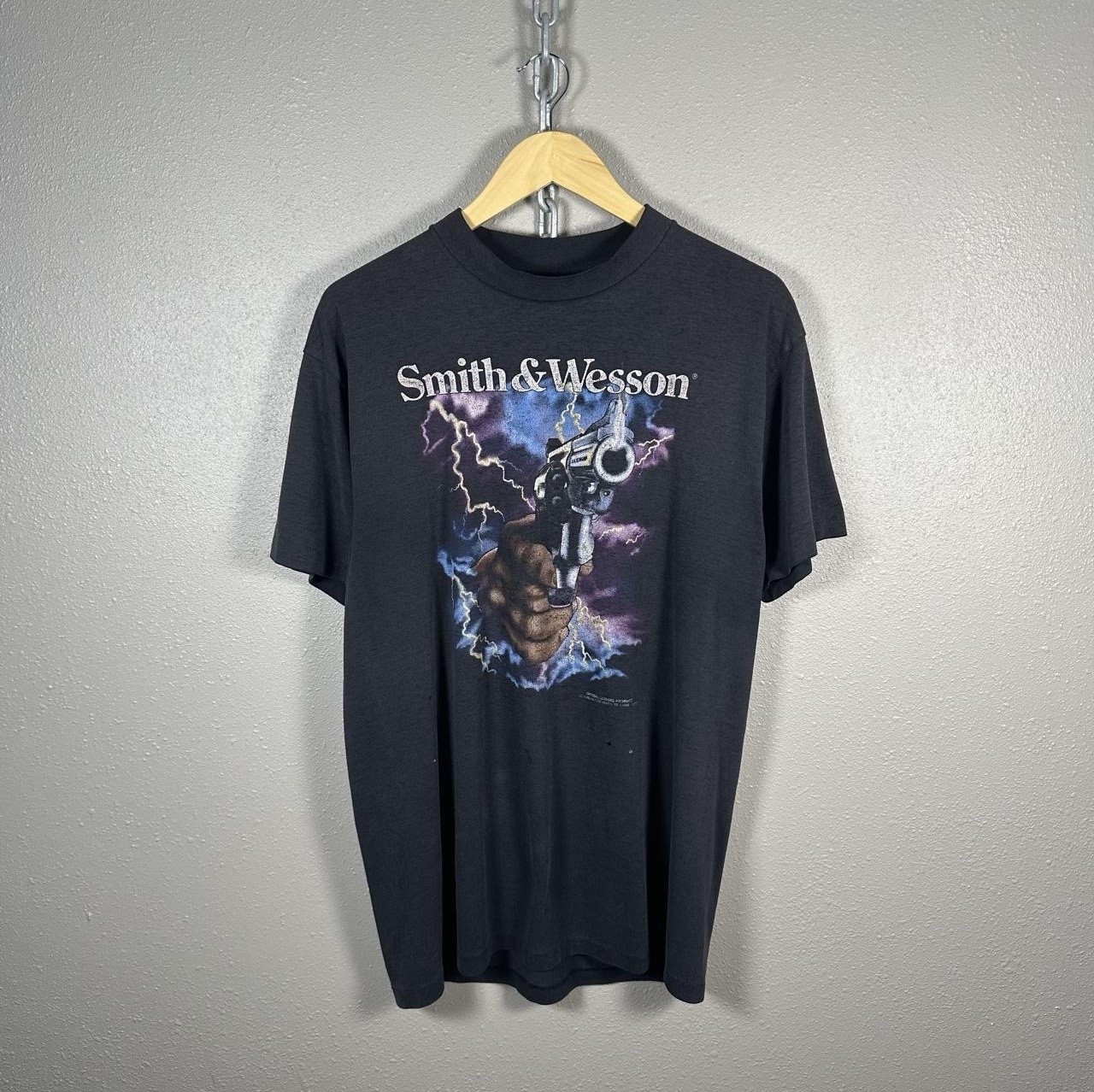 Vintage 1992 Smith & Wesson 3D Emblem Single Stitch Lighting Tee Size XL USA Vintage 1992 Smith & Wesson 3D Emblem Single Stitch Lighting Tee Size XL USA
