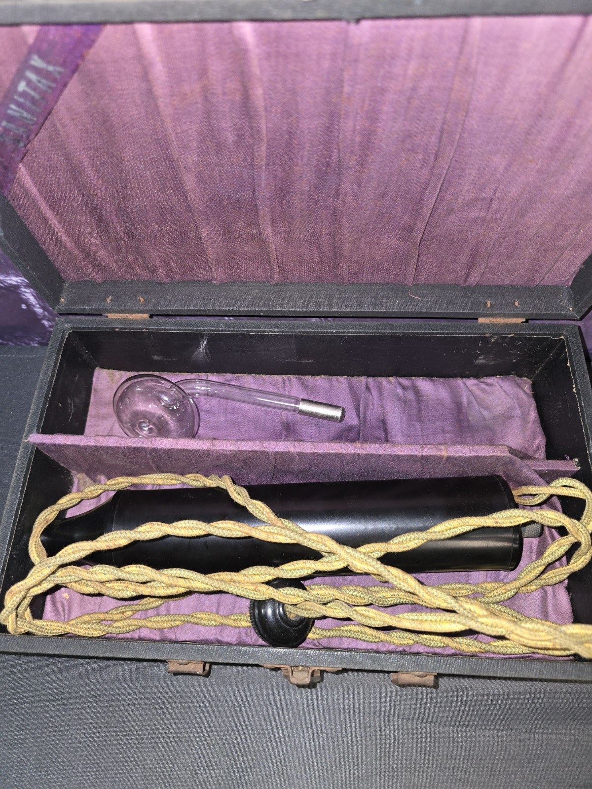 Rare Antique 1928 Sanitax Violet Ray Electrotherapy Quack Medical Kit w/... Rare Antique 1928 Sanitax Violet Ray Electrotherapy Quack Medical Kit w/...