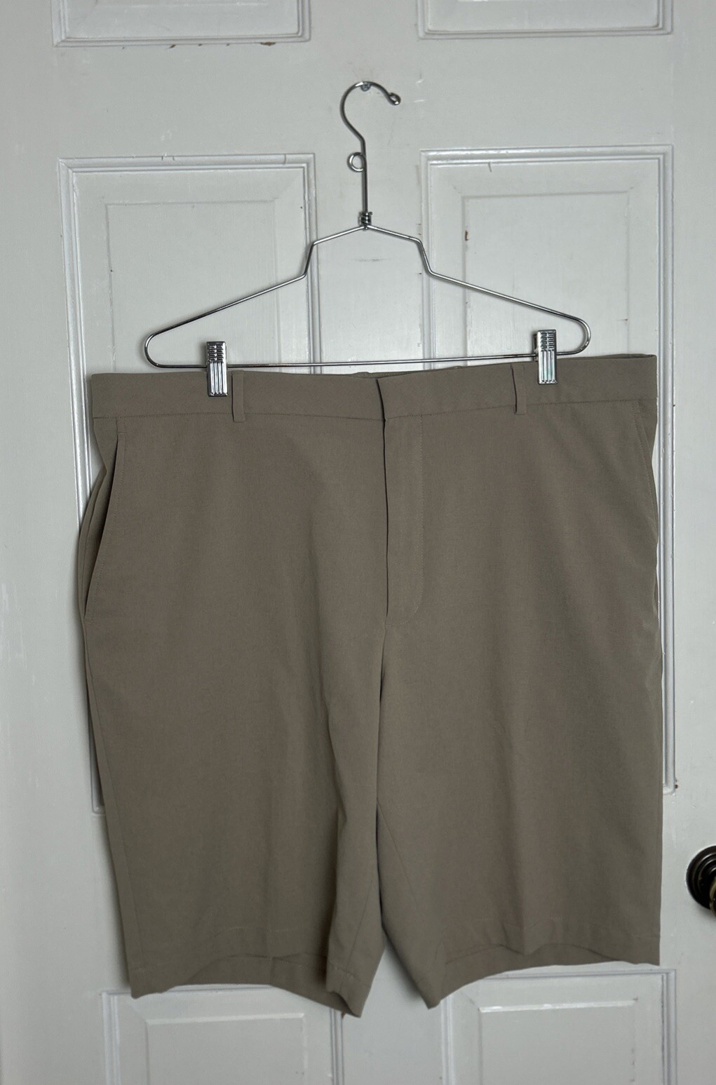 Walter Hagan Perfect 11 Golf Shorts, 40 x 10, Tan, Hi Rise, Performance, EUC Walter Hagan Perfect 11 Golf Shorts, 40 x 10, Tan, Hi Rise, Performance, EUC