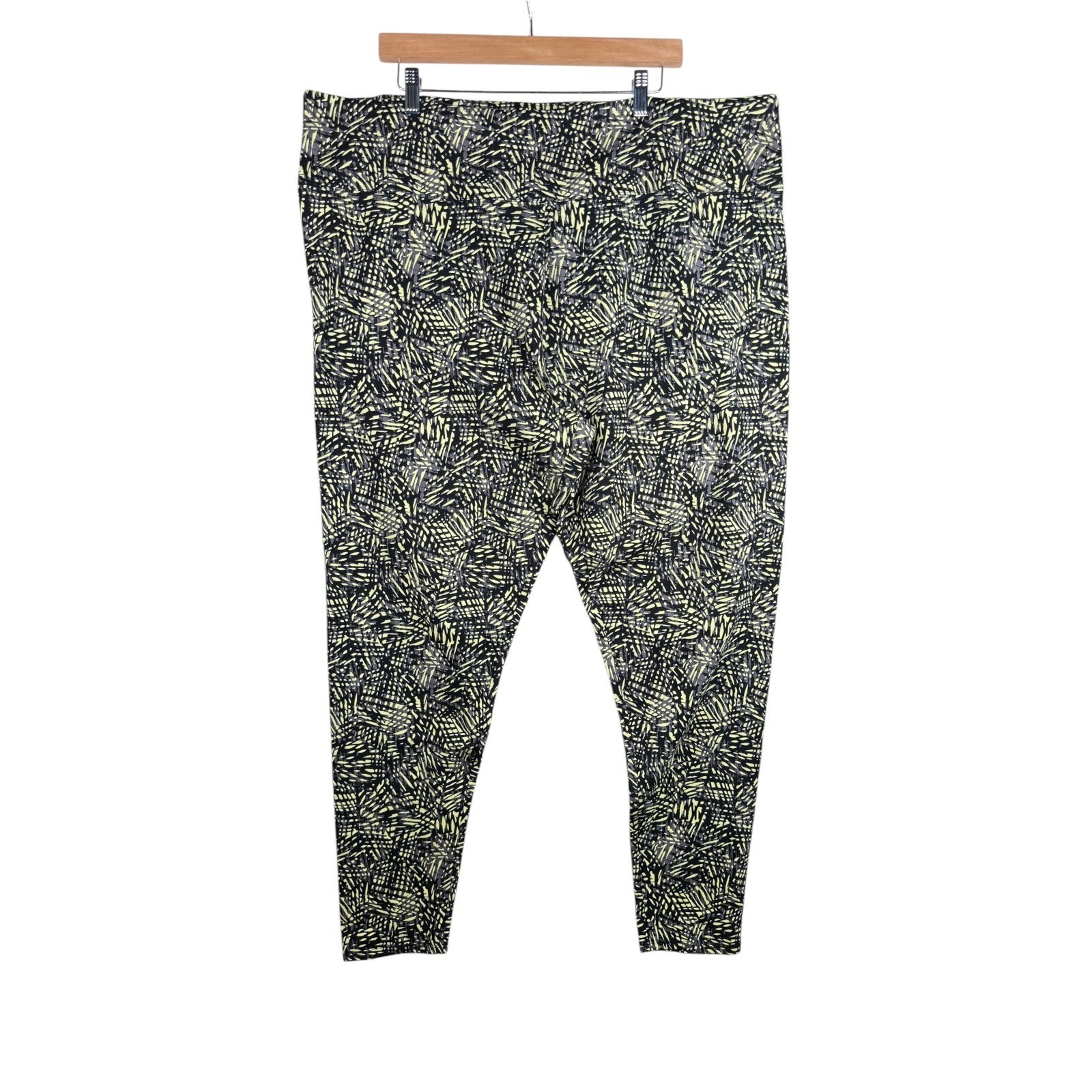 New Soft Surroundings Printed Leggings size 3X Black/Yellow New Soft Surroundings Printed Leggings size 3X Black/Yellow