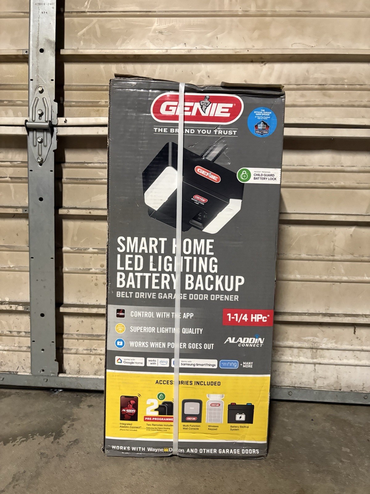 Genie 1-1/4HP Smart Home Garage Door Opener W/LED+Battery Backup Belt Driver Genie 1-1/4HP Smart Home Garage Door Opener W/LED+Battery Backup Belt Driver