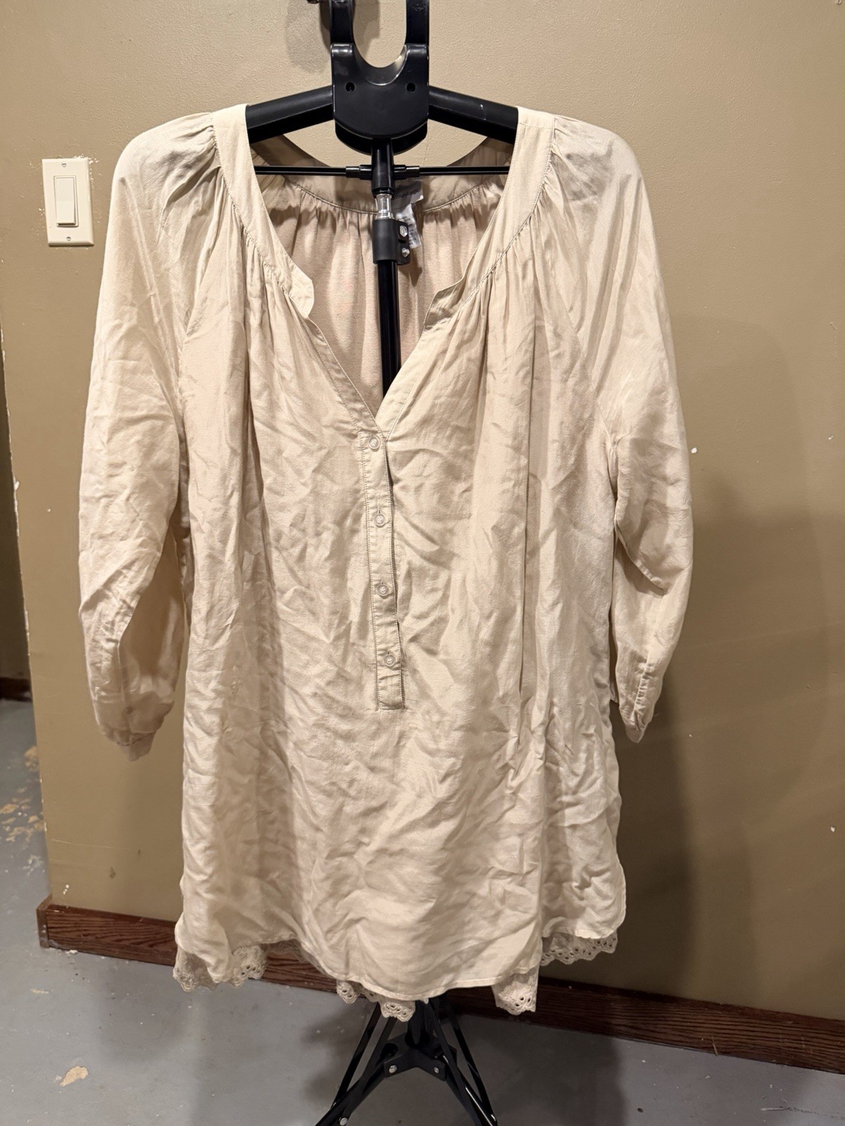Soft Surroundings Large Silk Blend Beige Tunic Blouse Eyelet Lace Hem