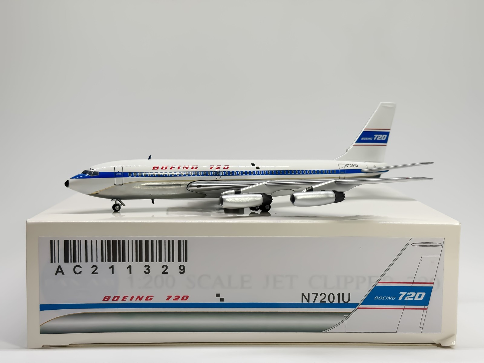 Aeroclassics 1:200 Boeing House 720 N7201U Aeroclassics 1:200 Boeing House 720 N7201U