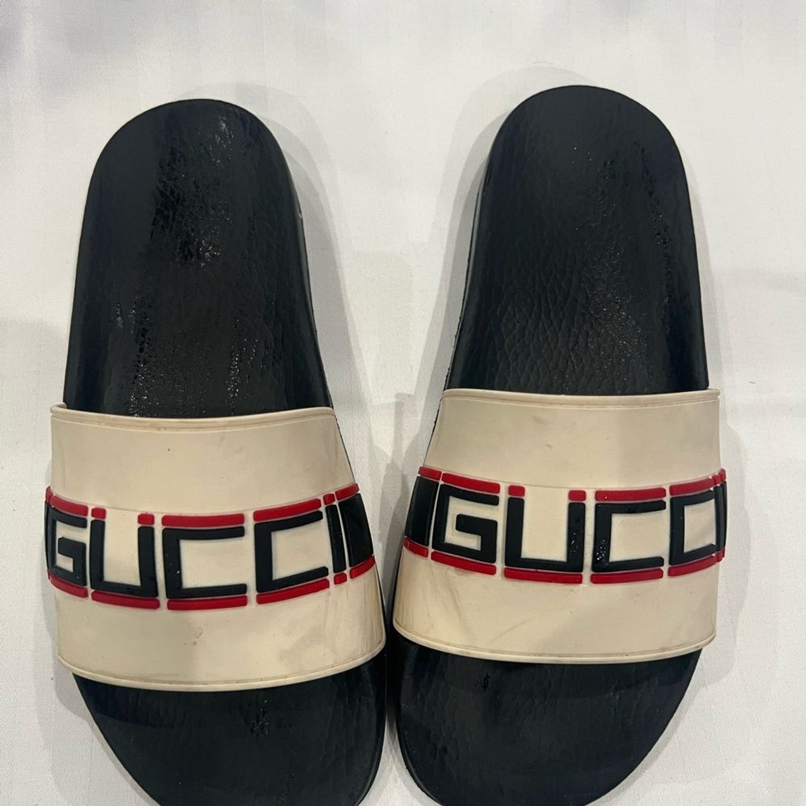Gucci Black and Cream Logo Slides Gucci Black and Cream Logo Slides