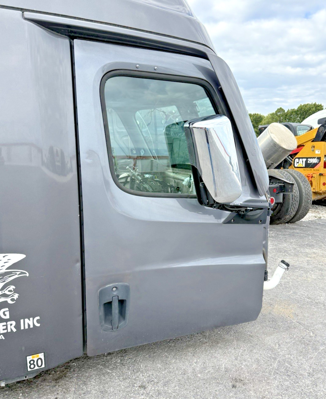 2021 FREIGHTLINER CASCADIA RH DOOR ASSEMBLY 