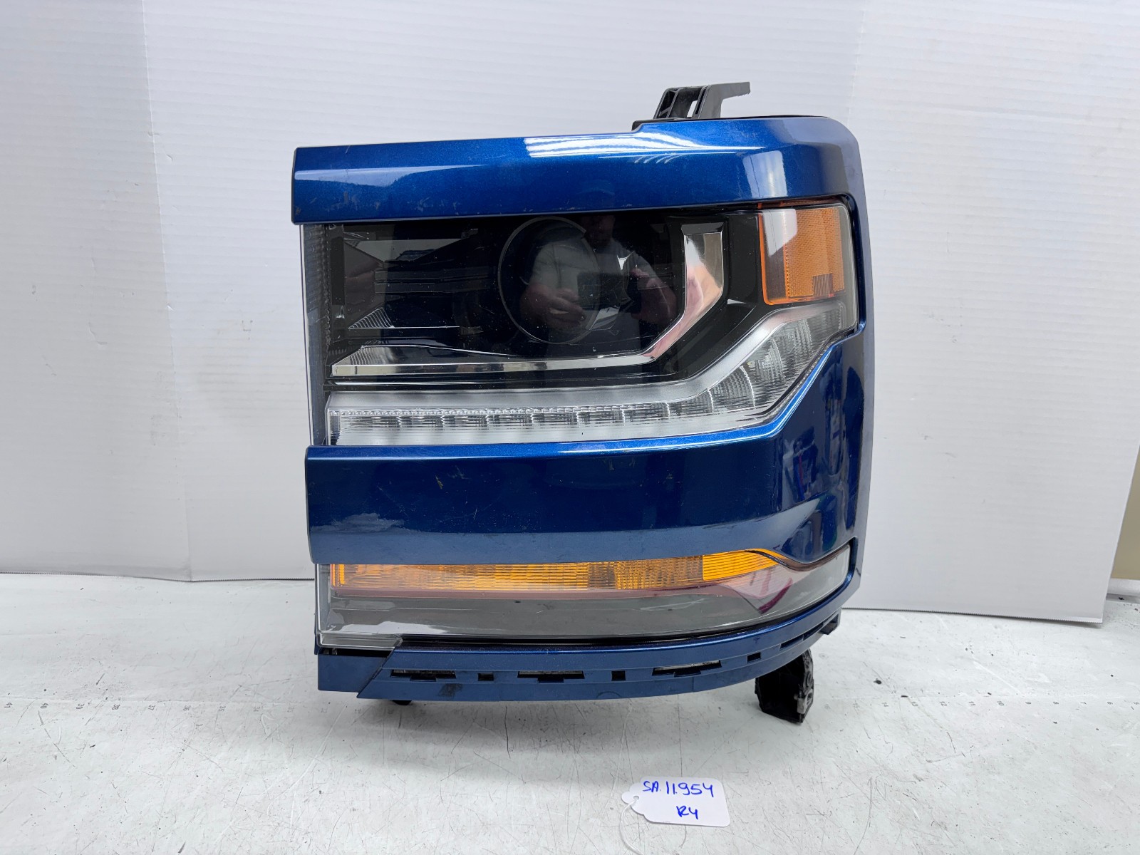 2016-2018 Chevy Silverado 1500 Xenon Hid Front Left OEM Headlight 84181532 2016-2018 Chevy Silverado 1500 Xenon Hid Front Left OEM Headlight 84181532