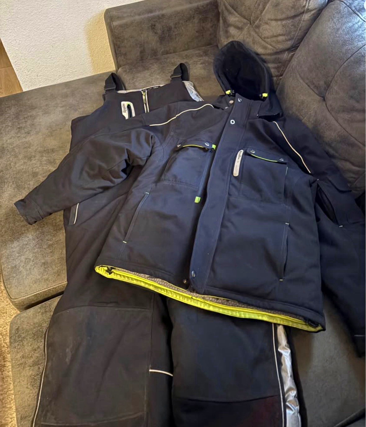 RefrigiWear Extreme Softshell Bib Overalls & Hooded Jacket Black 8750R RefrigiWear Extreme Softshell Bib Overalls & Hooded Jacket Black 8750R