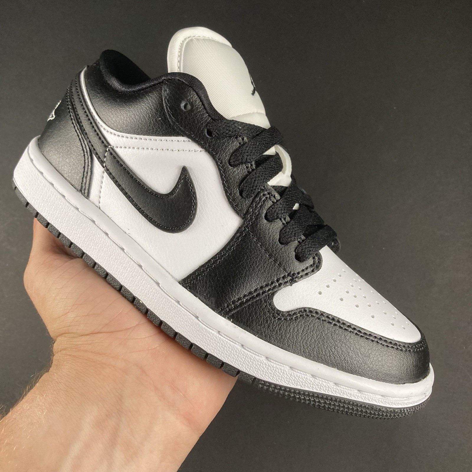 Womens Size 5W - Nike Air Jordan 1 Low \ Womens Size 5W - Nike Air Jordan 1 Low \