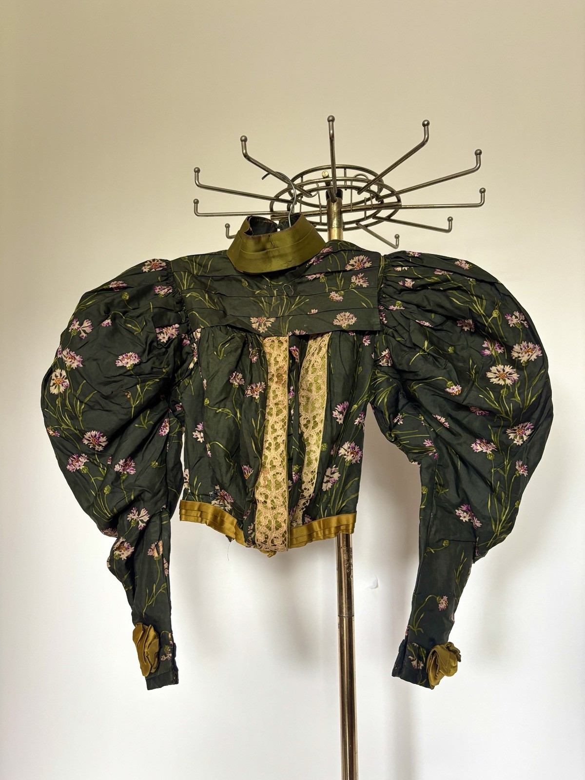 1890’s Leg Of Mutton Bodice Floral Silk Victorian Corset Puff Sleeve Antique