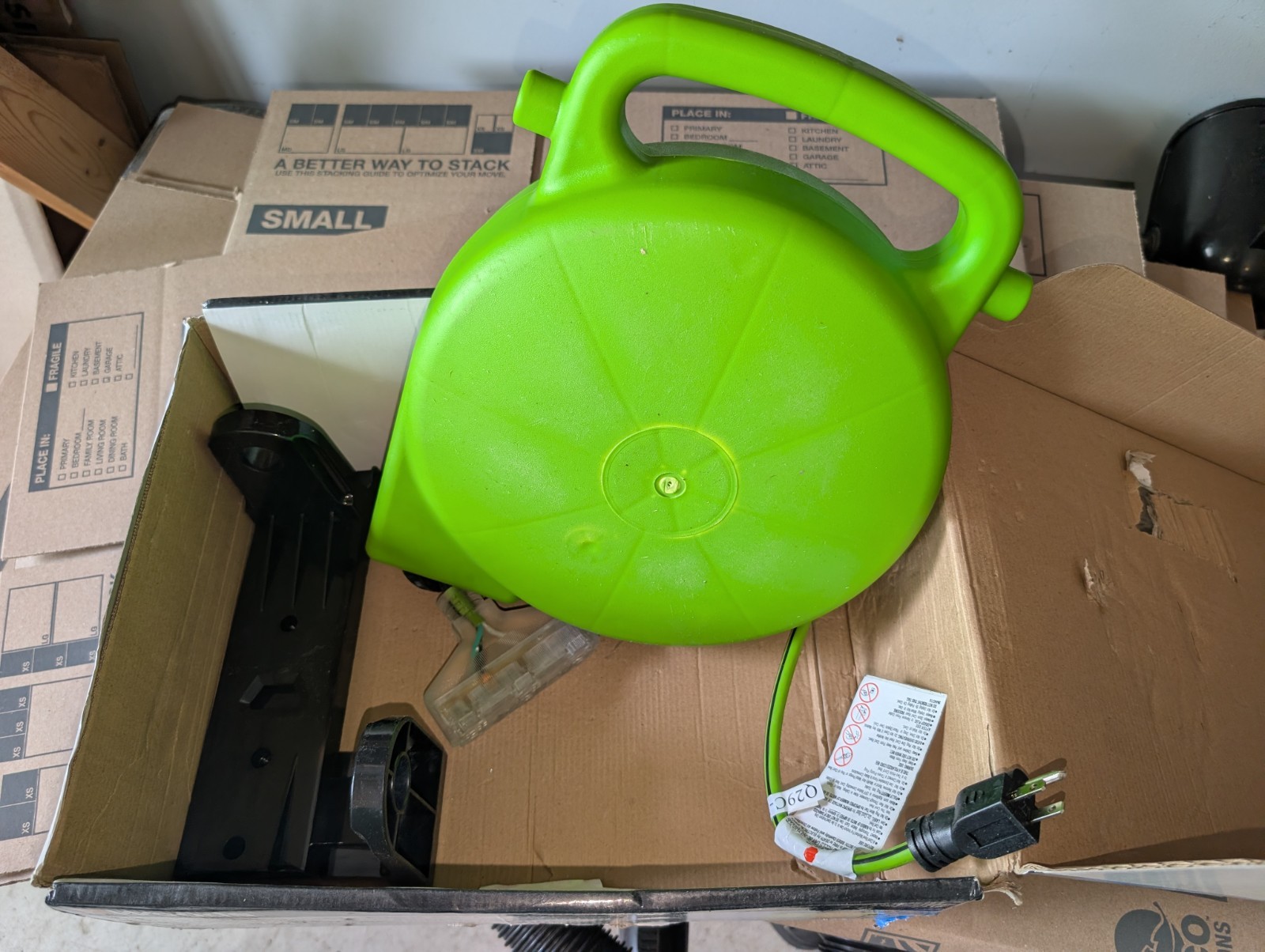 Coleman Cable 45' Retractable Cord Reel E316 Coleman Cable 45' Retractable Cord Reel E316