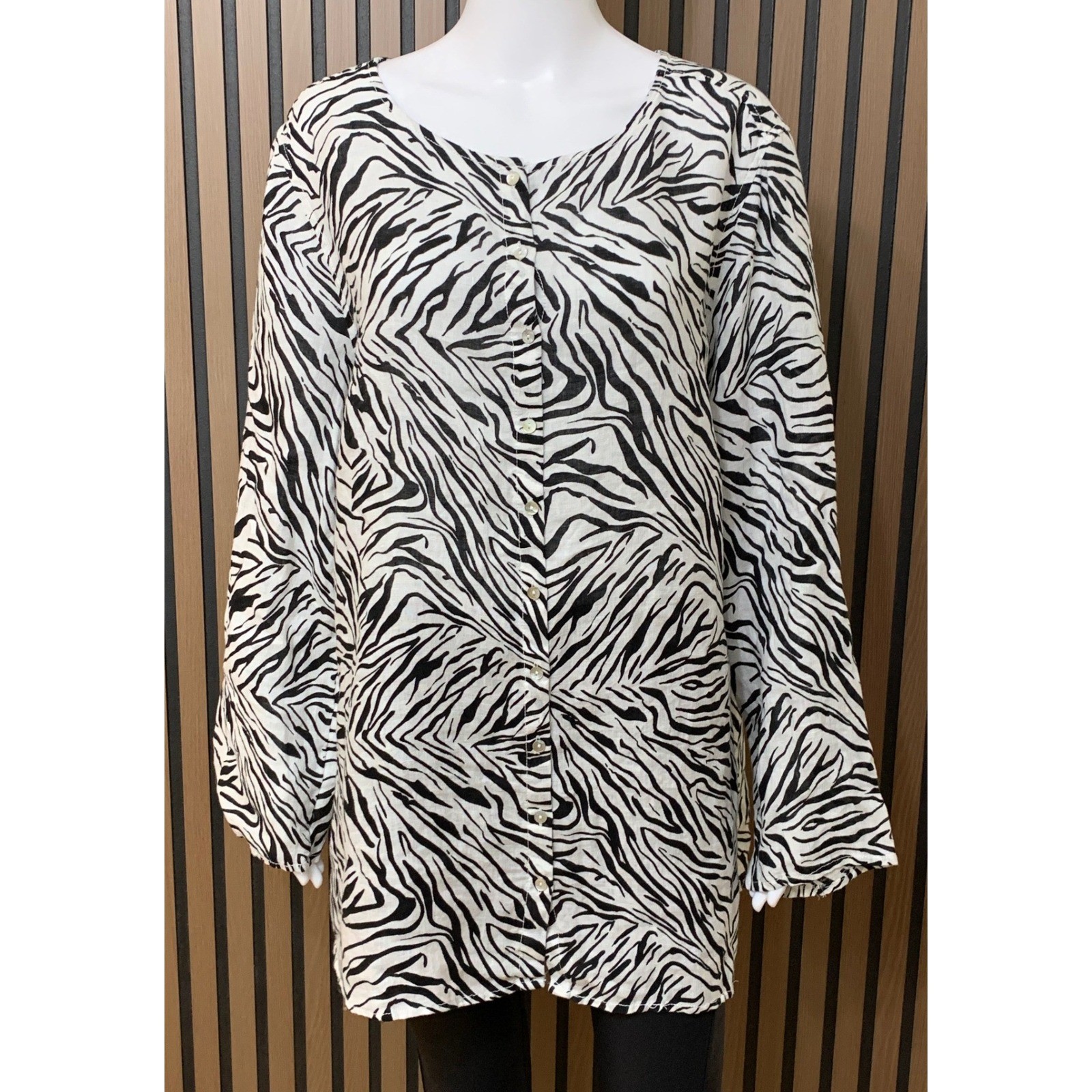 Cynthia Rowley Zebra 100% Linen Long Sleeve Button Down Tunic Lagenlook 2X Cynthia Rowley Zebra 100% Linen Long Sleeve Button Down Tunic Lagenlook 2X