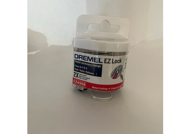 Dremel EZ Lock System Cutoff Wheels Metal (12 pieces) Brand New Dremel EZ Lock System Cutoff Wheels Metal (12 pieces) Brand New