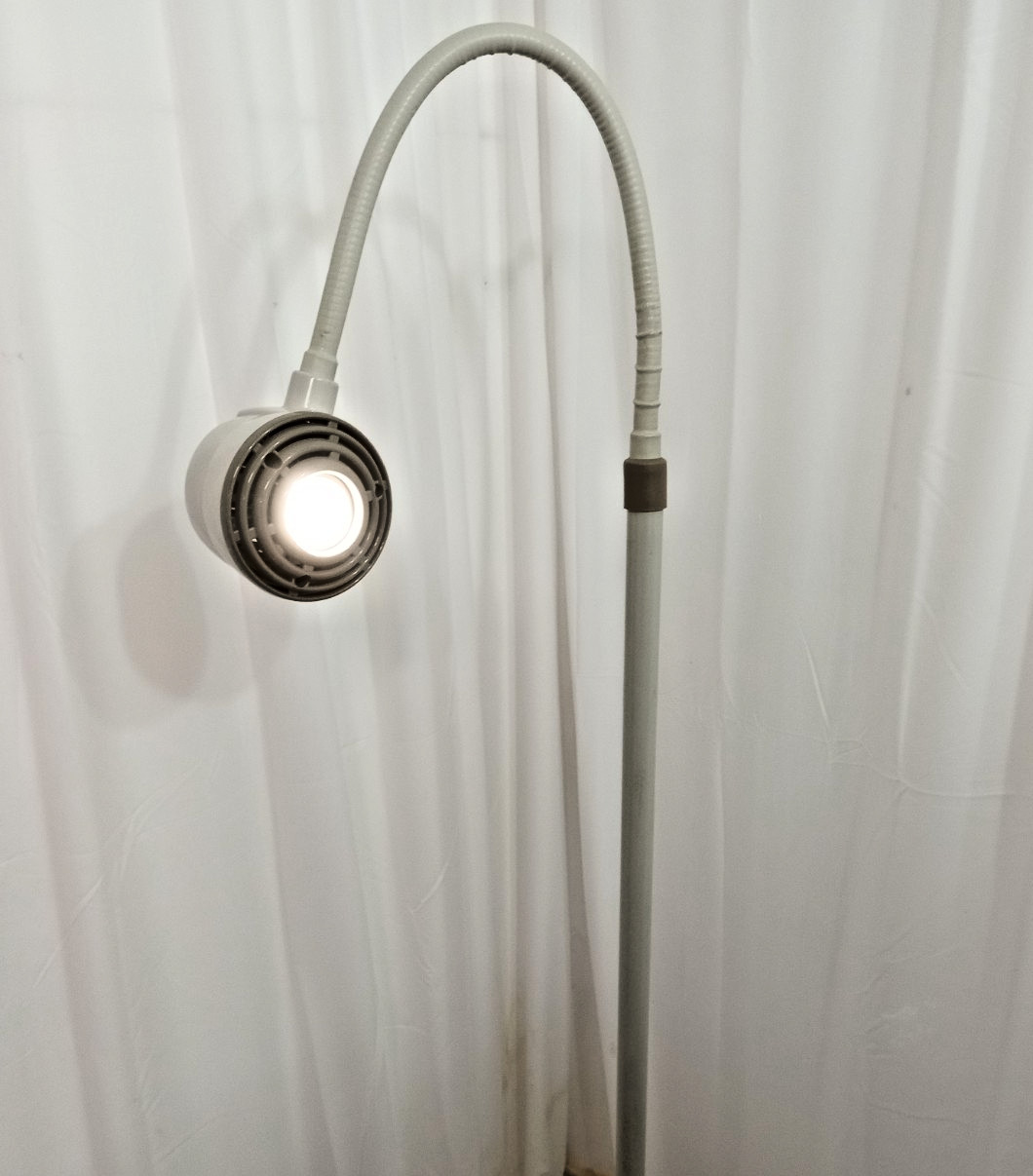 Ritter Midmark LED Exam Light 250 on Rolling Stand ****$40 SHIPPING****