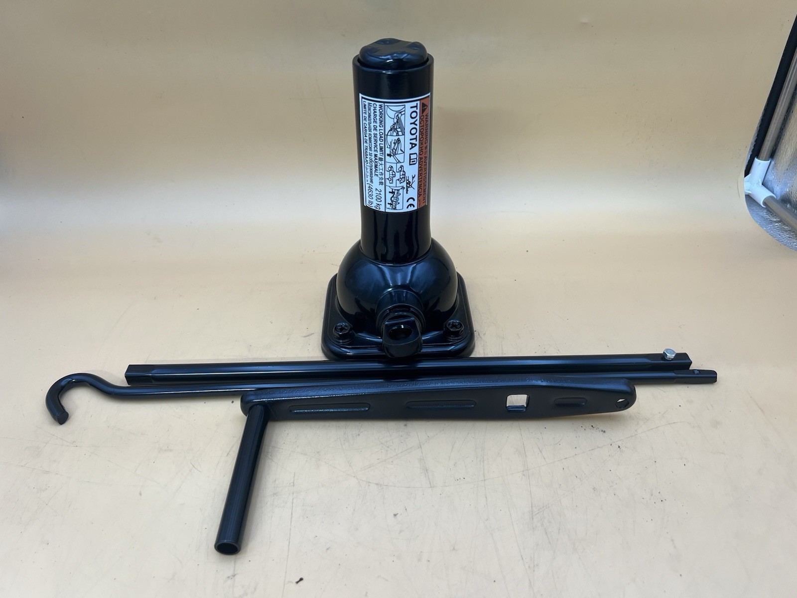 10-21 Emergency Jack and Tools Without Lug Wrench Fits Toyota Tandra and Tacoma