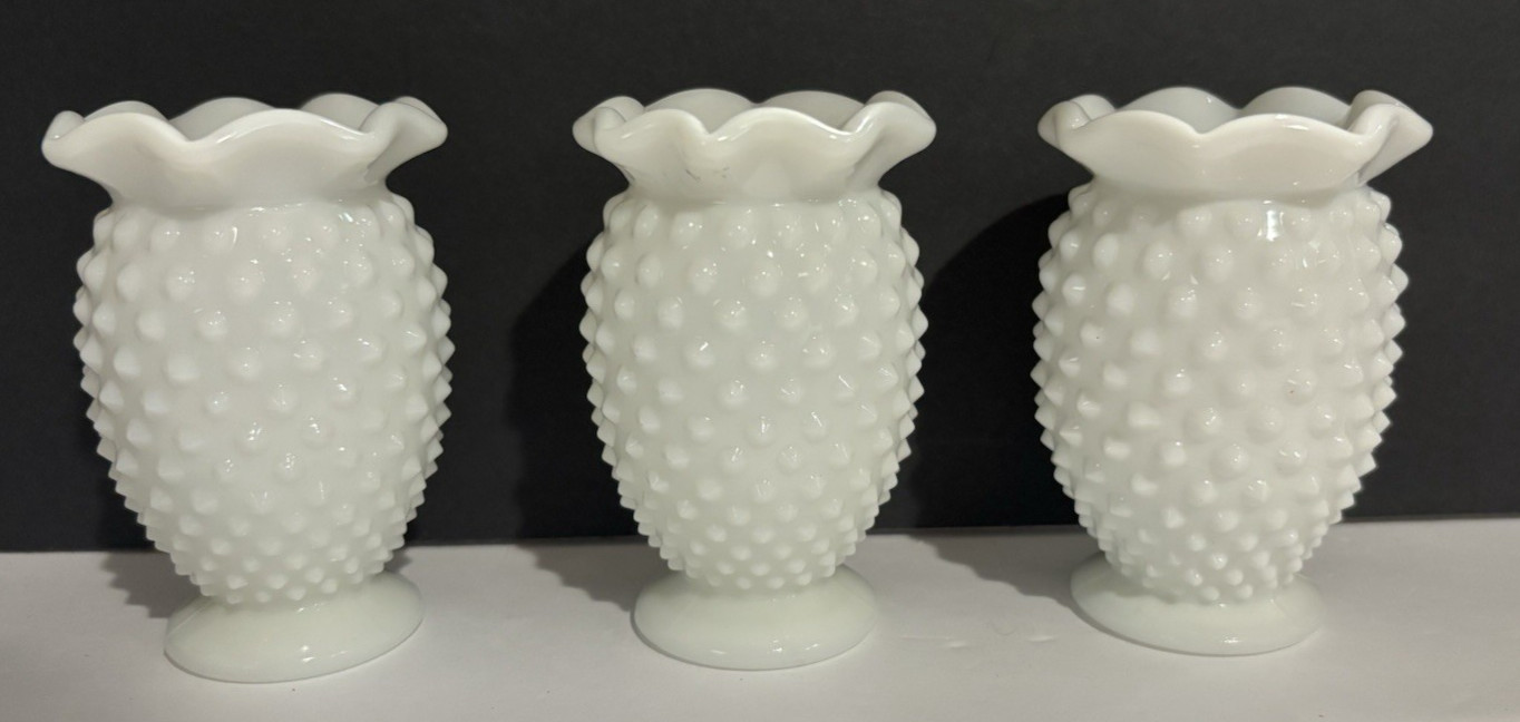 Vintage Fenton Hobnail base small ruffled vase