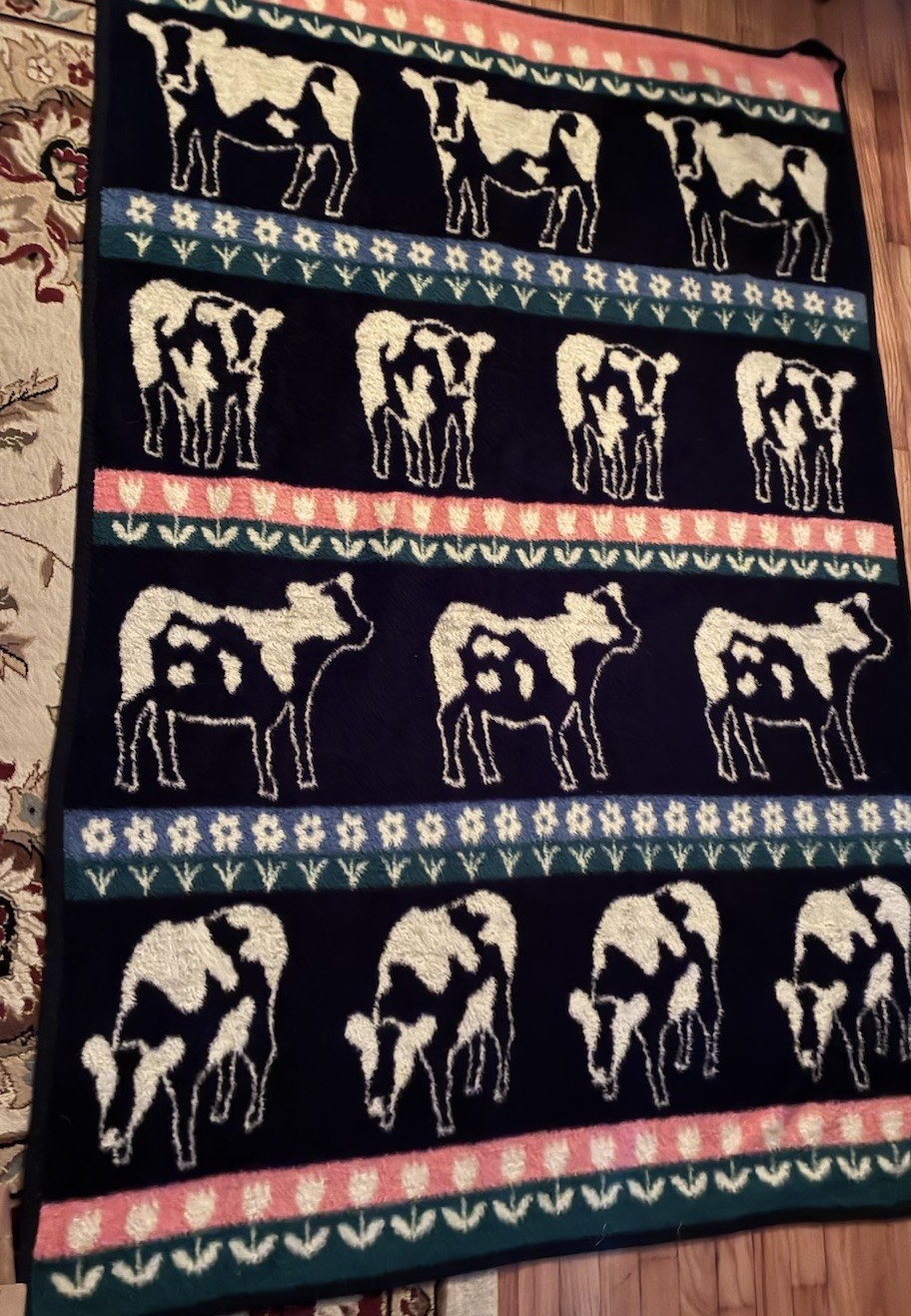 Vintage 1986 Vuteks Crown Crafts Cow Blanket Reversible 54x72 Cottage Vintage 1986 Vuteks Crown Crafts Cow Blanket Reversible 54x72 Cottage