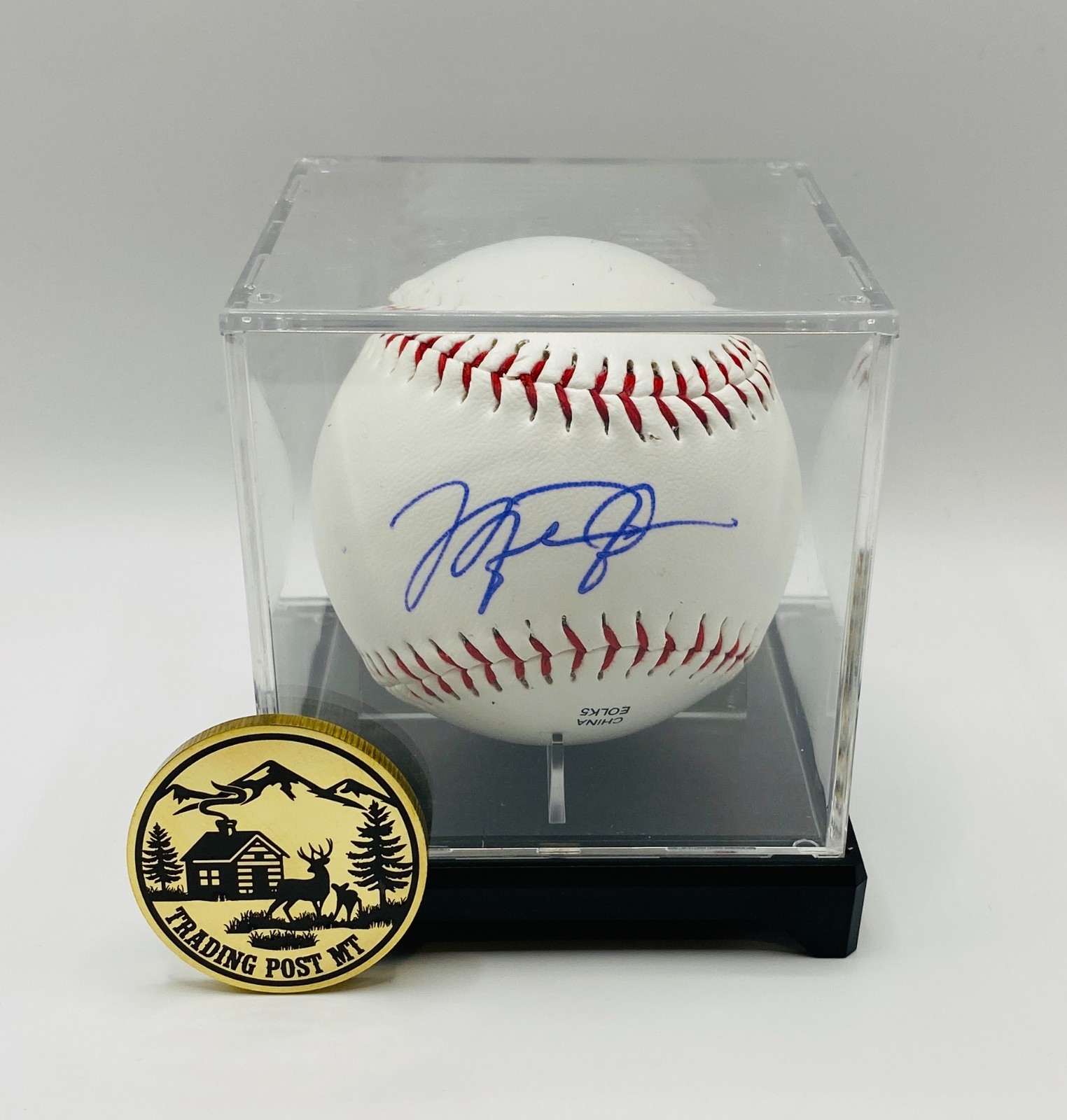 Michael Jordan Signed Baseball In Case With COA (988247) (Bulls) Michael Jordan Signed Baseball In Case With COA (988247) (Bulls)