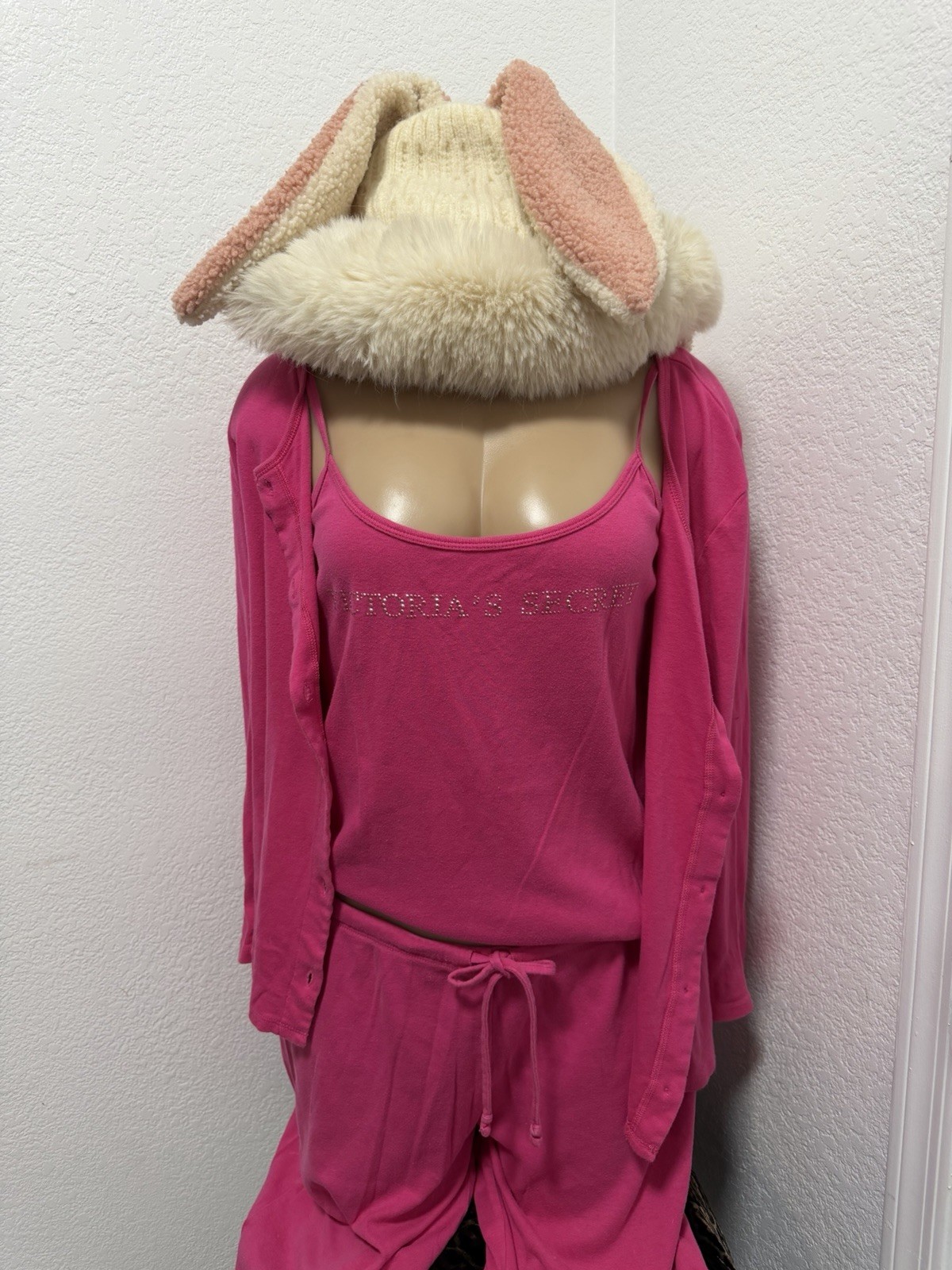 Vintage 2005 Victoria’s Secret Hot Pink 3-Piece Lounge Set RARE Size Medium Vintage 2005 Victoria’s Secret Hot Pink 3-Piece Lounge Set RARE Size Medium