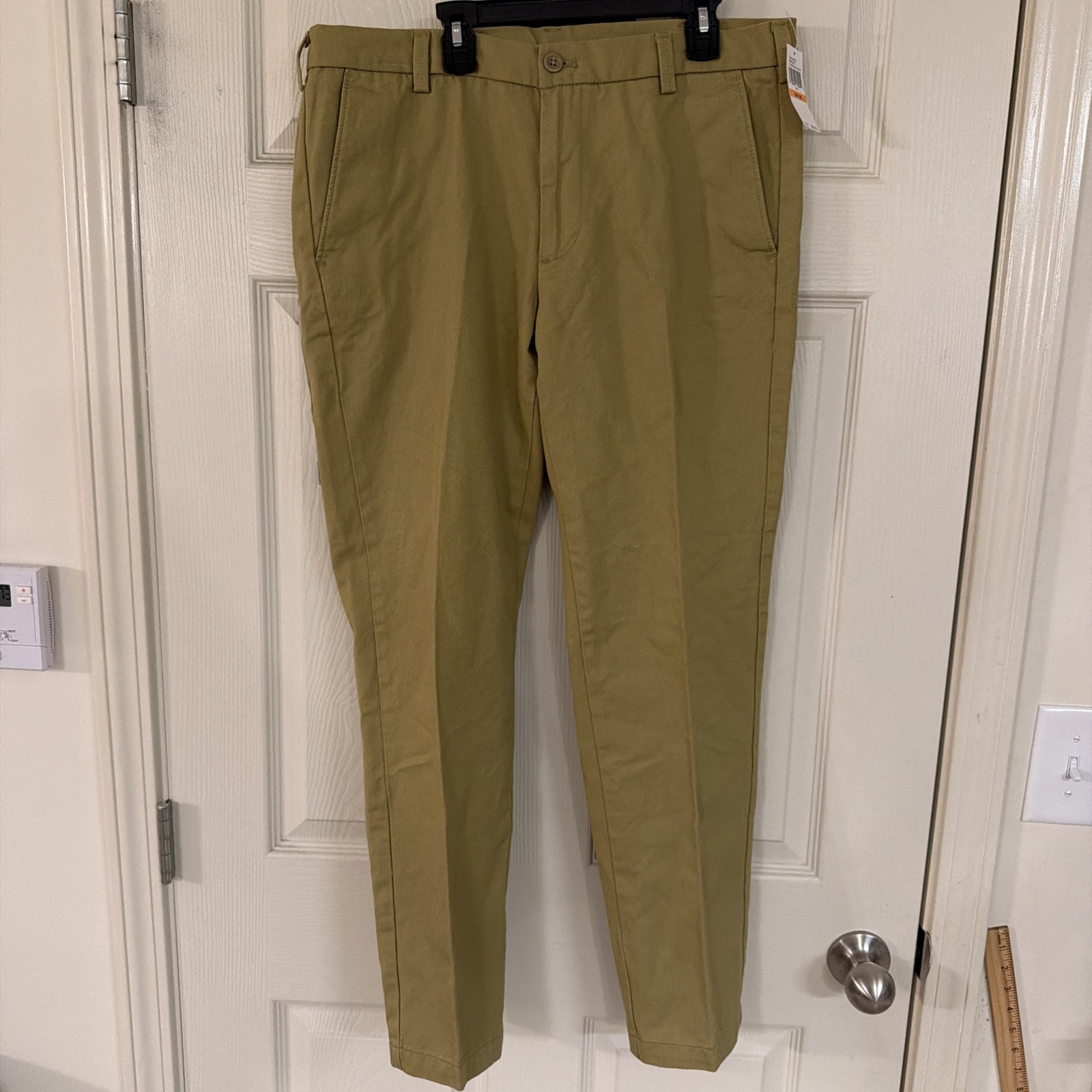IZOD Men\'s American Chino Flat Front Slim Fit Pant Khaki NWT 33x30 Msrp $65 IZOD Men\'s American Chino Flat Front Slim Fit Pant Khaki NWT 33x30 Msrp $65