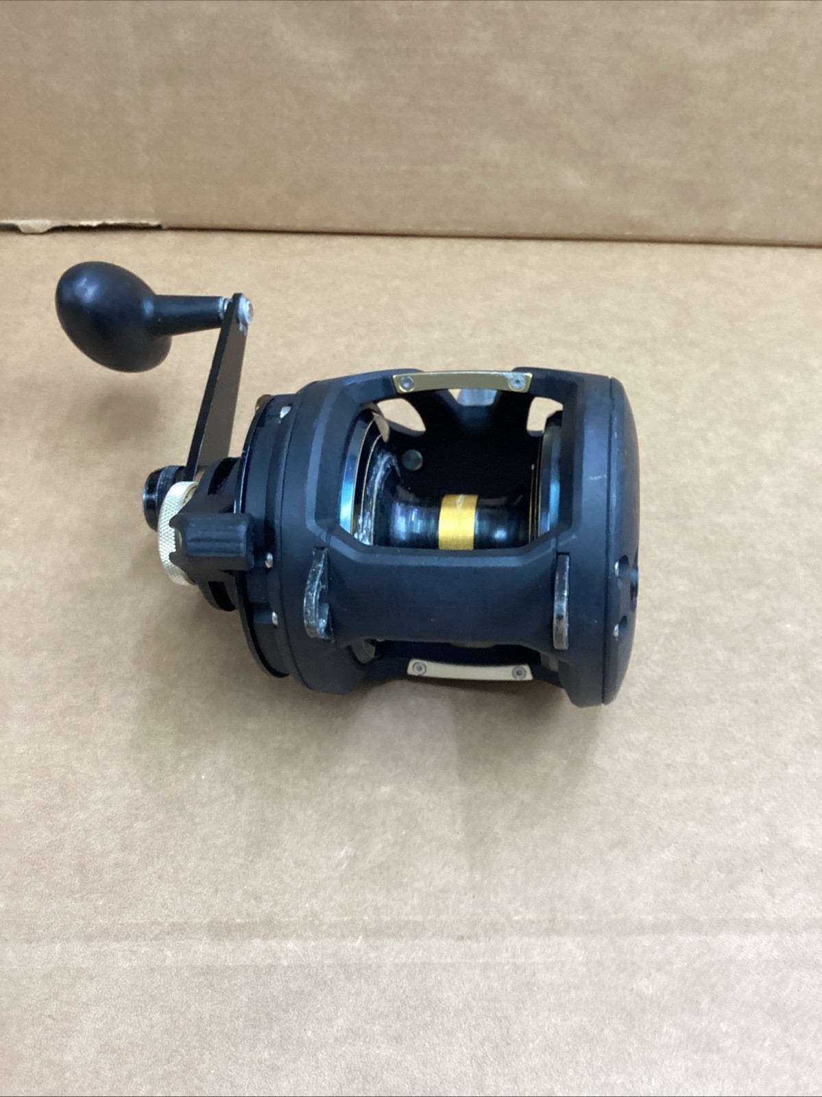Penn SQUALL 16VS Lever Drag 2 Speed SEE ALL PHOTO. AS IS