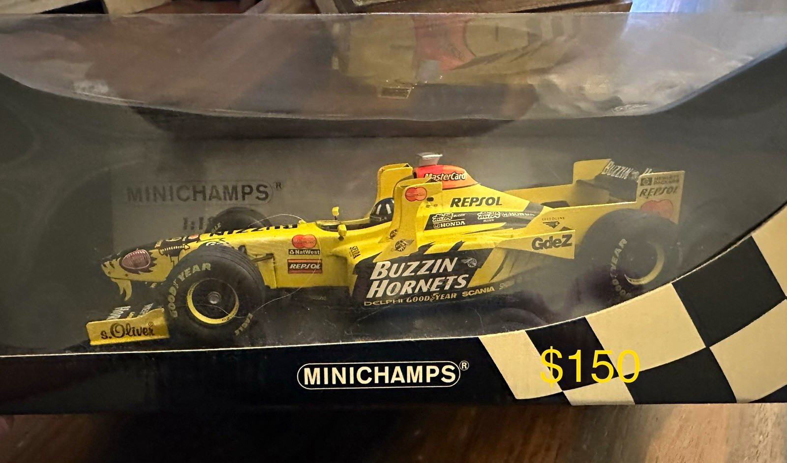 MINICHAMPS 1:18 1999 Jordan Honda 199 Damon Hill Buzzin Hornets Yellow MINICHAMPS 1:18 1999 Jordan Honda 199 Damon Hill Buzzin Hornets Yellow