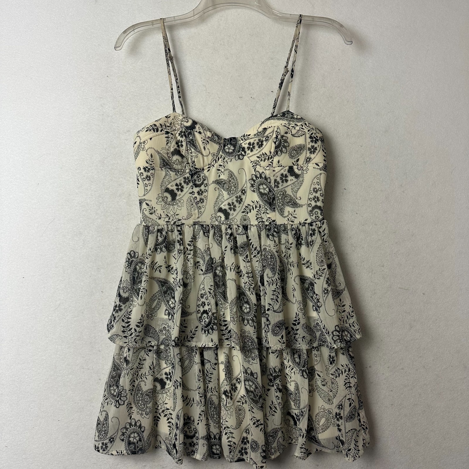 Twenty One Paisley Tiered Ruffle Mini Dress Cream Black Bustier Medium S5427 Twenty One Paisley Tiered Ruffle Mini Dress Cream Black Bustier Medium S5427