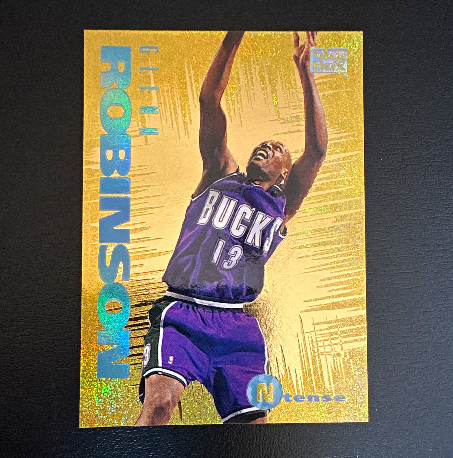 SkyBox 1994-95 Emotion Glenn Robinson Milwaukee Bucks #10 Ntense Rookie Insert SkyBox 1994-95 Emotion Glenn Robinson Milwaukee Bucks #10 Ntense Rookie Insert