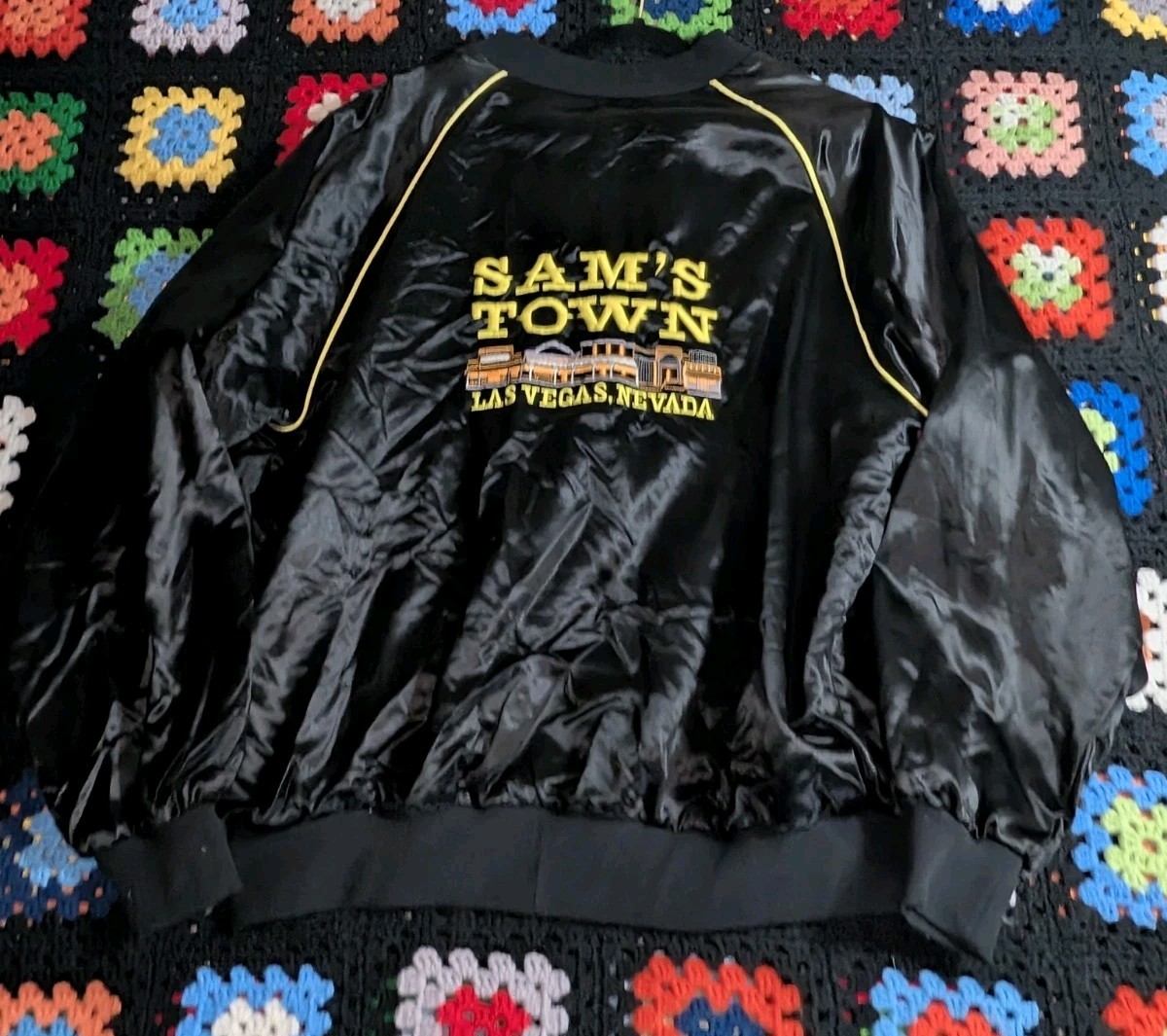 Vintage Sam’s Town Casino Men\'s Las Vegas 1990s black Satin Bomber Jacket 2XL Vintage Sam’s Town Casino Men\'s Las Vegas 1990s black Satin Bomber Jacket 2XL