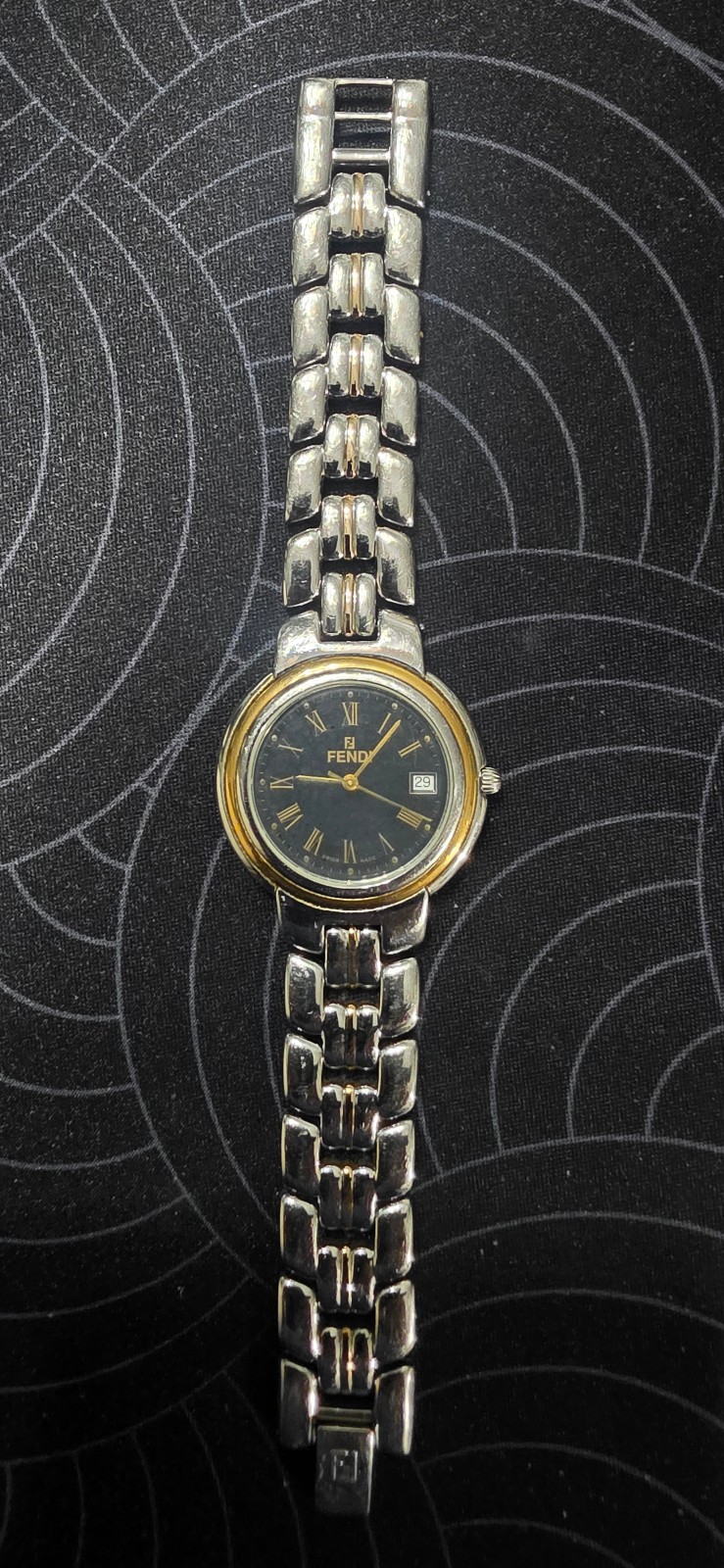 FENDI OROLOGI 980L- VINTAGE-SWISS MADE-BLACK DIAL-TWO TONE-WORKS W/NEW BATTERY