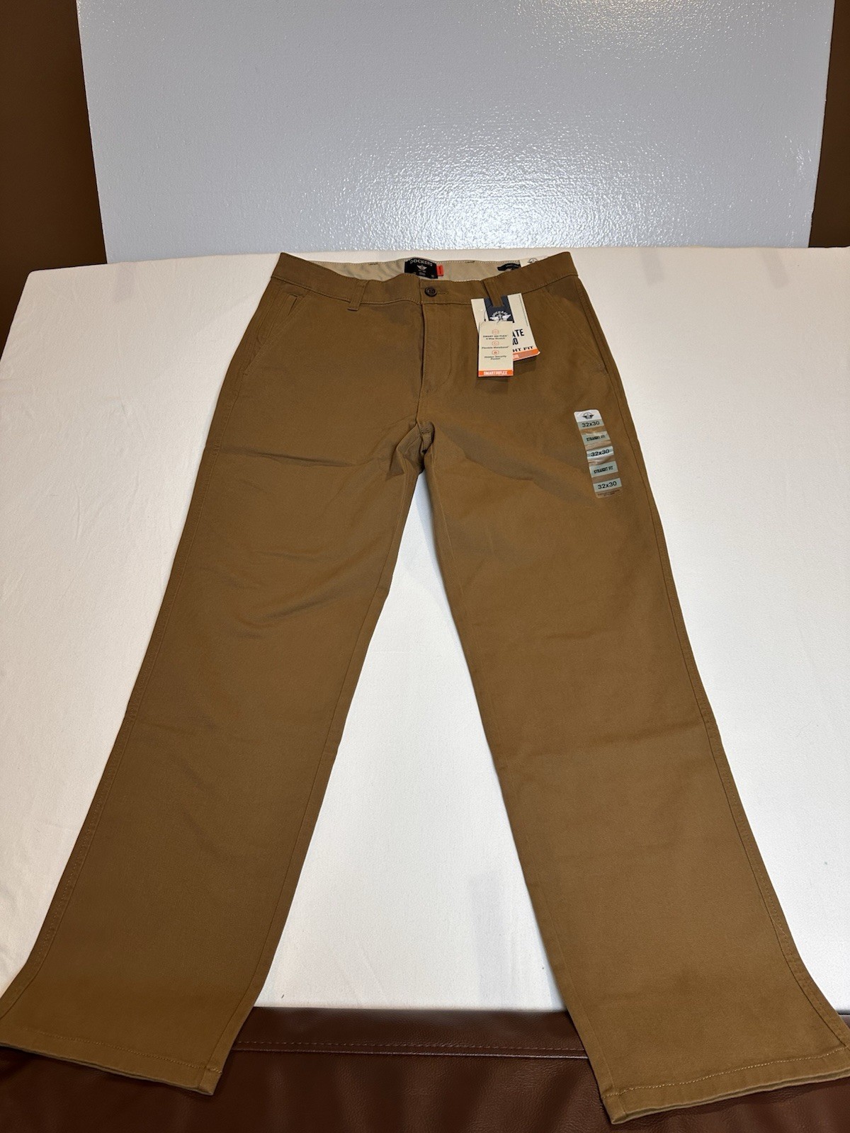 NWT Dockers Men’s Brown Chino Pants Straight Fit Twill Stretch Cotton 32x30 NWT Dockers Men’s Brown Chino Pants Straight Fit Twill Stretch Cotton 32x30