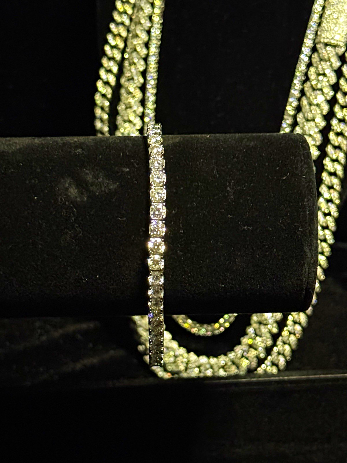 925 Silver with 11 CTW of VVS Moissanite Tennis Bracelet 4MM Box Clasp Sz 7.5in 925 Silver with 11 CTW of VVS Moissanite Tennis Bracelet 4MM Box Clasp Sz 7.5in
