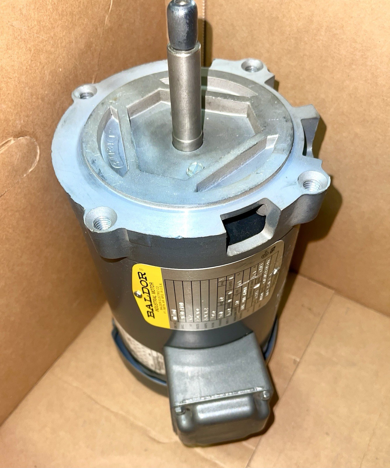 BALDOR RELIANCE JM3107 MOTOR, 0.5HP, 3450RPM, 3PH, V0262 NEW OPEN BOX EXCELLENT BALDOR RELIANCE JM3107 MOTOR, 0.5HP, 3450RPM, 3PH, V0262 NEW OPEN BOX EXCELLENT