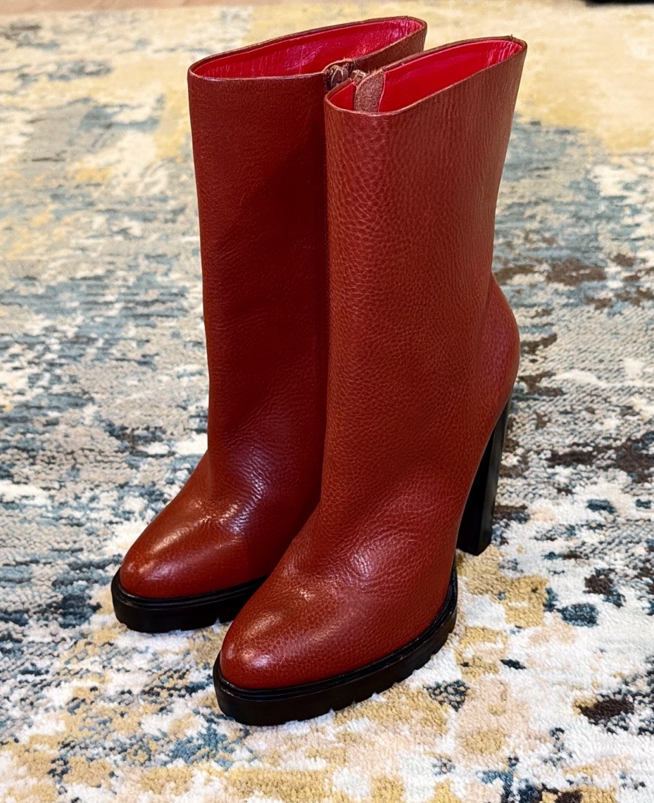 RšAmanda Gregory Womenās Size US 11 Burgundy Lug Sole Block Heel Leather Bootie RšAmanda Gregory Womenās Size US 11 Burgundy Lug Sole Block Heel Leather Bootie
