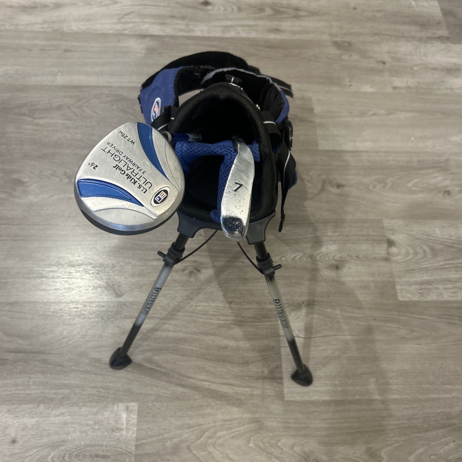 USKG US Kids Golf UL-45 Stand Golf Bag (3-way) with 7-Iron, Driver, Rain Cover⛳ USKG US Kids Golf UL-45 Stand Golf Bag (3-way) with 7-Iron, Driver, Rain Cover⛳