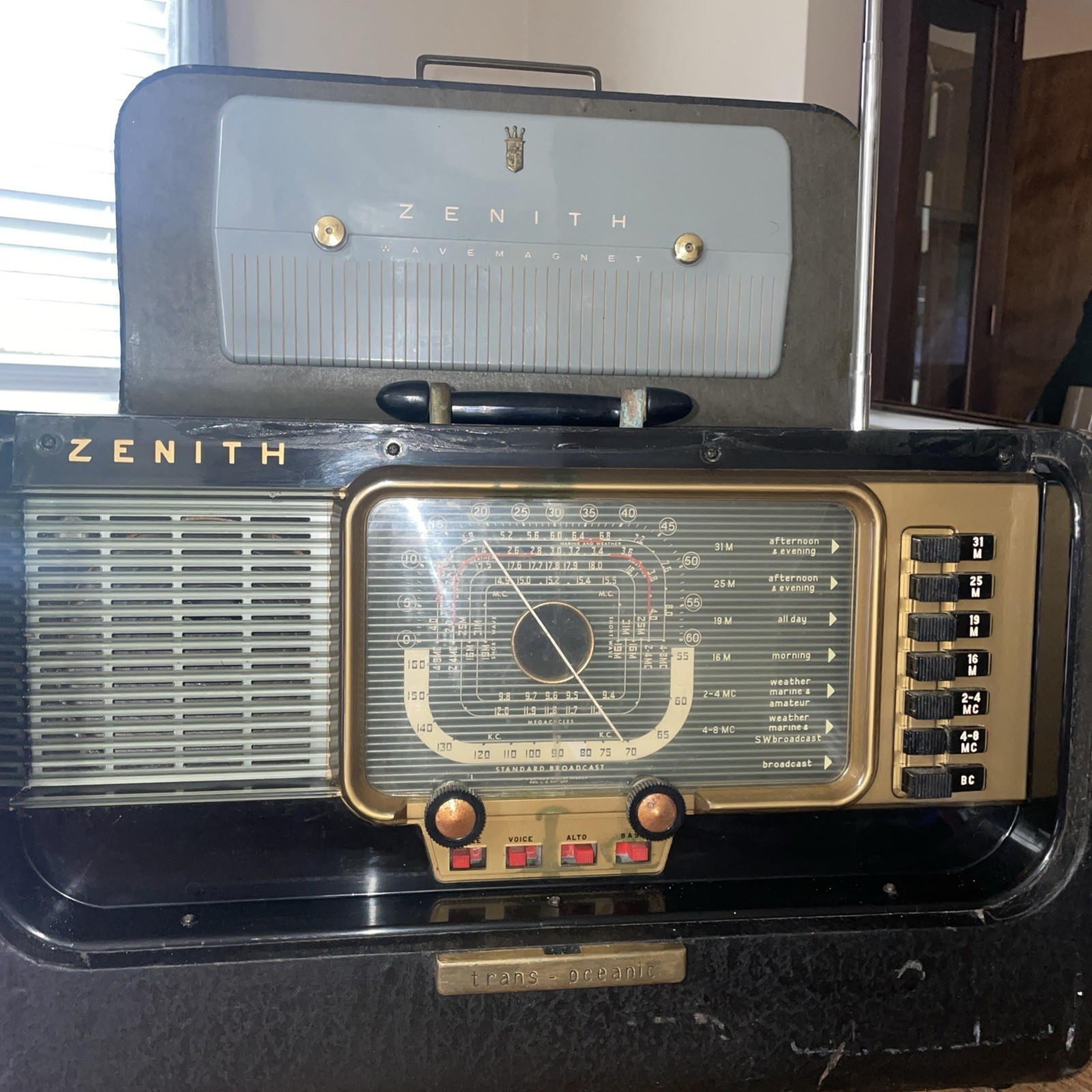 Vintage Zenith Trans-Oceanic H500 Shortwave Radio Still Works Great
