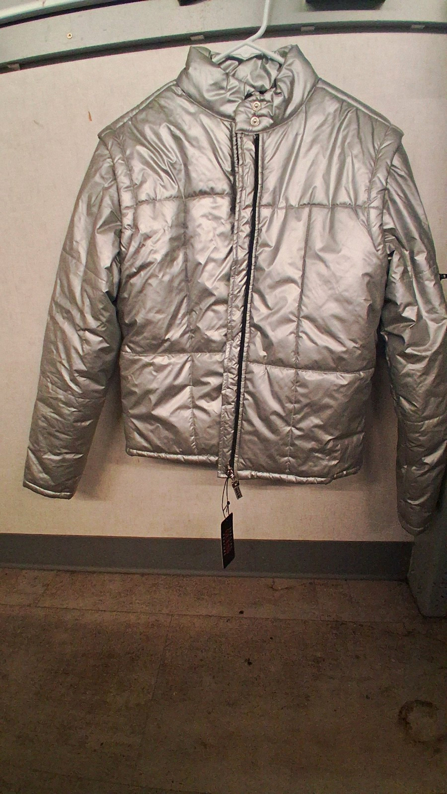 Vintage GUESS JEANS Y2K Silver Convertible Puffer Jacket Vest NWT Size M Vintage GUESS JEANS Y2K Silver Convertible Puffer Jacket Vest NWT Size M