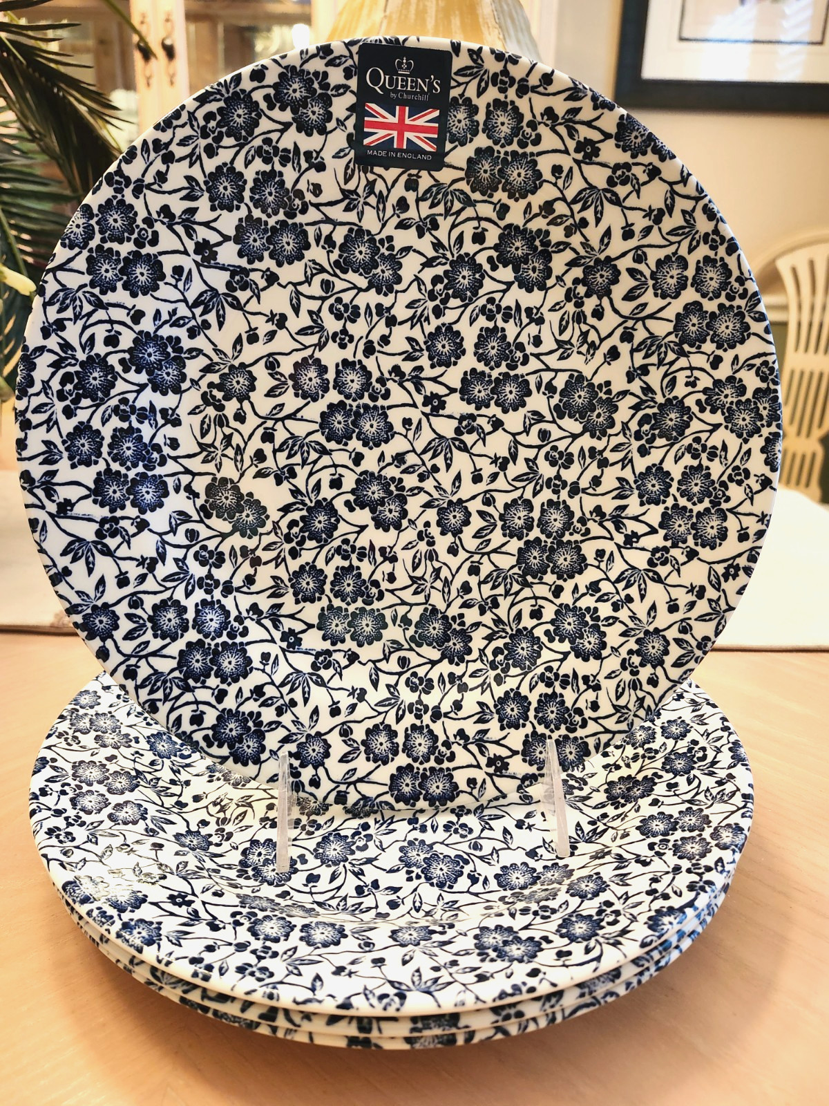 QUEENS BY CHURCHILL VICTORIAN CALICO WHITE SET X 4 DINNER PLATES MADE IN ENGLAND QUEENS BY CHURCHILL VICTORIAN CALICO WHITE SET X 4 DINNER PLATES MADE IN ENGLAND