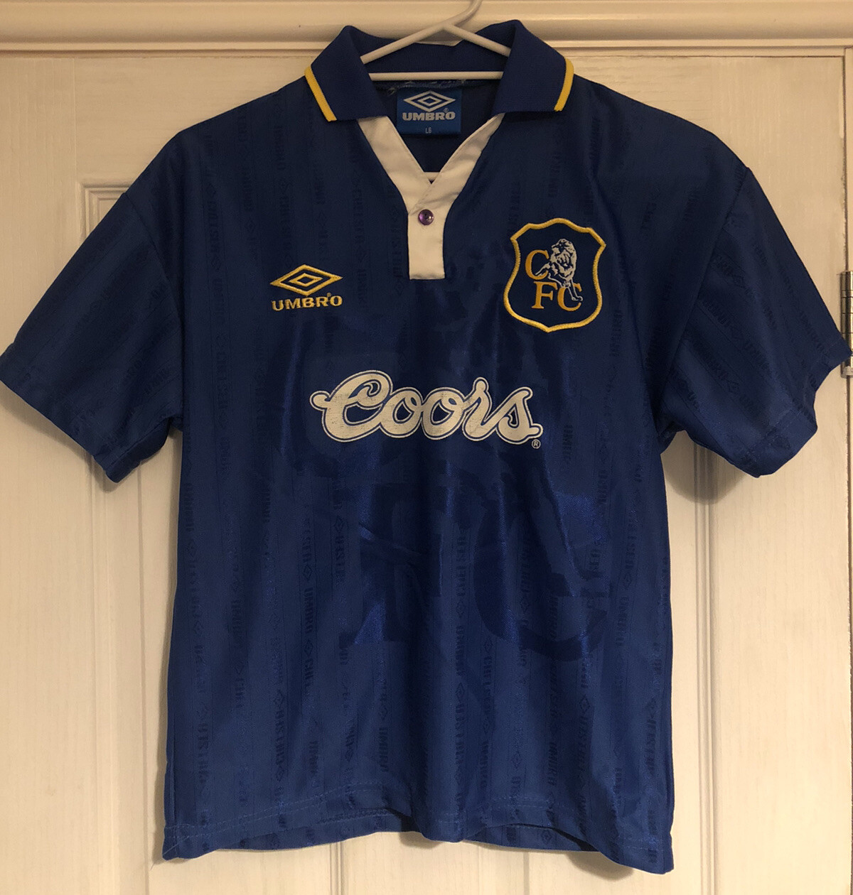 Chelsea FC Football Shirt 1995-1997 Hughes 8 - LB Large Boys - RARE SOUGHT AFTER Chelsea FC Football Shirt 1995-1997 Hughes 8 - LB Large Boys - RARE SOUGHT AFTER