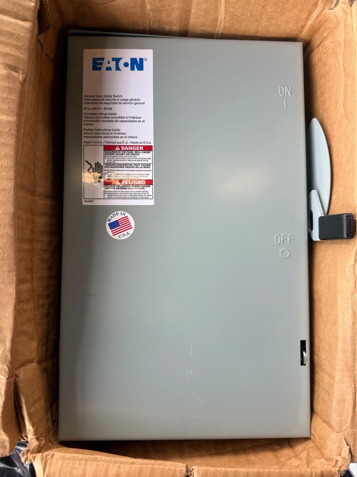 Eaton DG223URB 100A 240V 2 Pole Non-Fusible Disconnect Switch New Eaton DG223URB 100A 240V 2 Pole Non-Fusible Disconnect Switch New