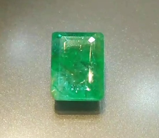 Emerald - Zambian - 4.88 Carats - IGL Certified
