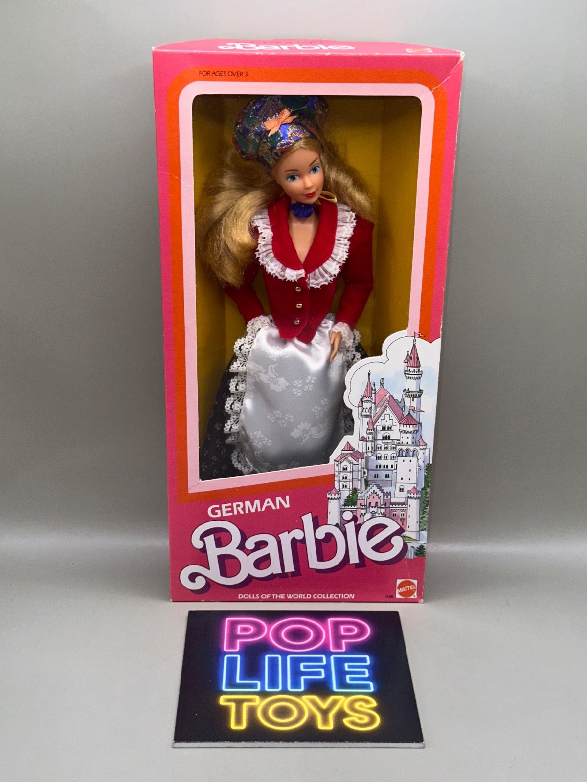 Vintage 1986 Mattel Dolls of the World “German Barbie” #3188 *NRFB*