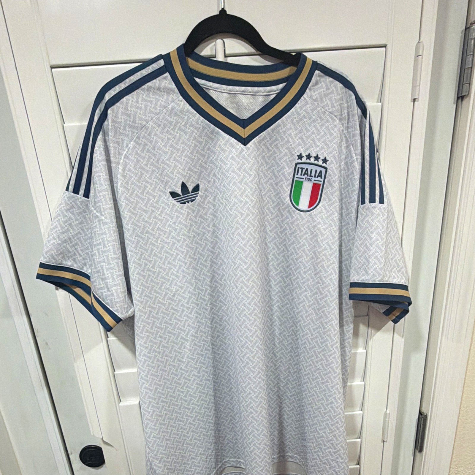adidas Italy National Team Soccer Jersey White/Blue/Gold Men’s 3XL adidas Italy National Team Soccer Jersey White/Blue/Gold Men’s 3XL
