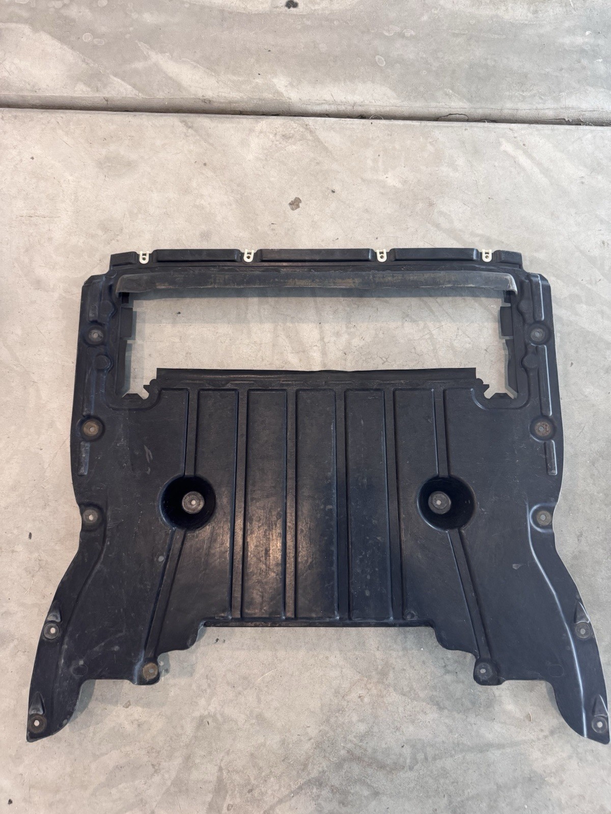 2018-2023 BMW M5 F90 Front Underbody Shield Splash Guard 51758060091 2018-2023 BMW M5 F90 Front Underbody Shield Splash Guard 51758060091