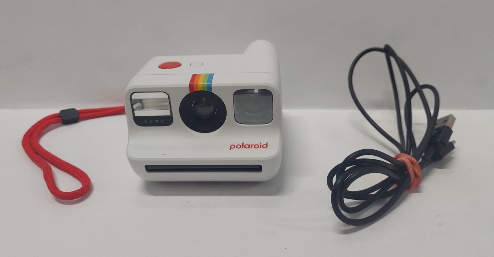 Polaroid Go Generation 2 - Mini Instant Camera - White 6282 Polaroid Go Generation 2 - Mini Instant Camera - White 6282