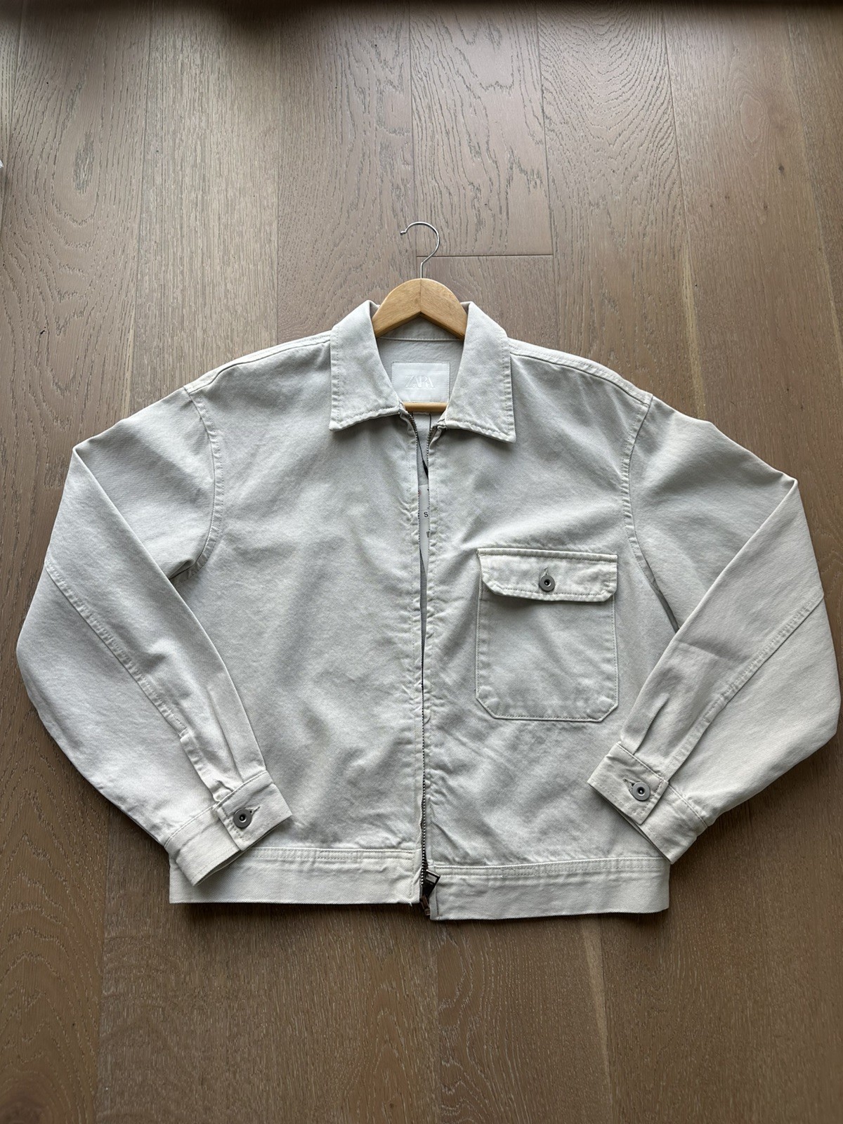 BRAND NEW Zara Men Light Gray Relaxed Fit Denim Jacket Sz Small BRAND NEW Zara Men Light Gray Relaxed Fit Denim Jacket Sz Small