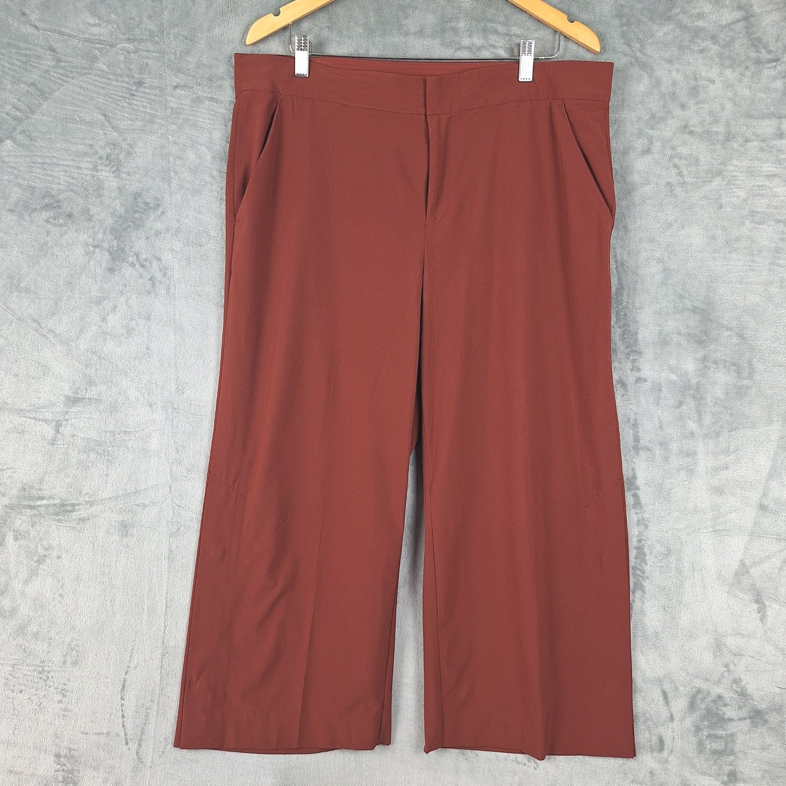 Athleta Tribeca Wide Leg Pants Womens 16 Cropped Lightweight Travel Commute Work
