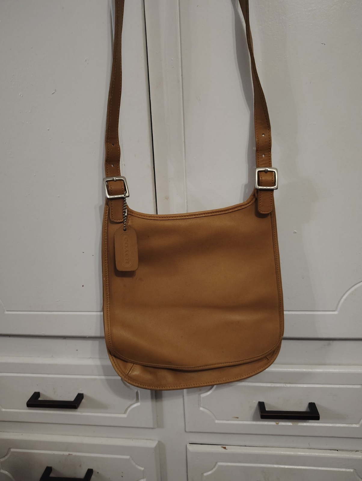 Coach Mini Hippie Slim Saddle Crossbody Bag Brown Leather Vintage #9135 USA Coach Mini Hippie Slim Saddle Crossbody Bag Brown Leather Vintage #9135 USA