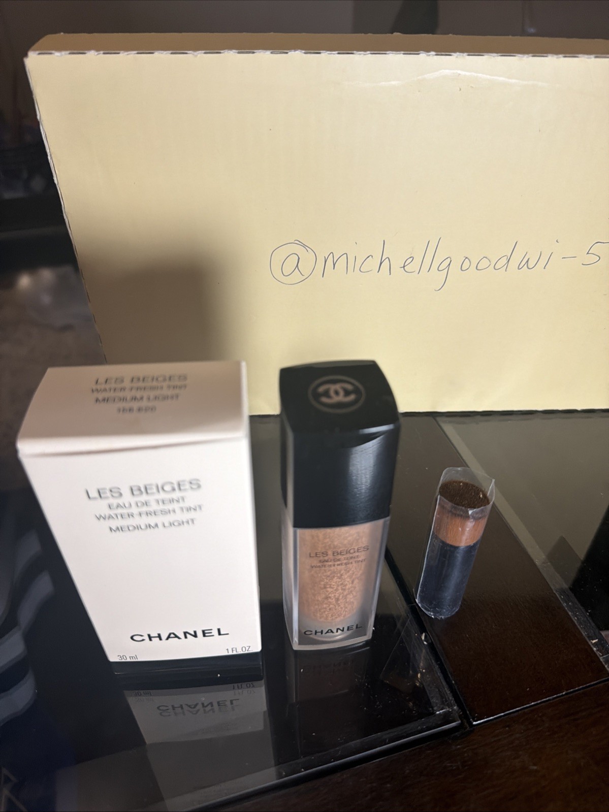 CHANEL • Les Beiges Water-Fresh Tint — Medium Light CHANEL • Les Beiges Water-Fresh Tint — Medium Light
